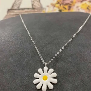 Gümüş Renkli Şık Tasarım Papatya Uçlu İnce Zincirli Kolye 40 cm