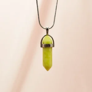 Peridot Doğal Taşı Zincirli El Yapımı Tasarımlı Kolye Uç: 3,5 cm Zincir: 20 cm Kutulu