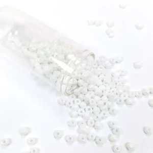 Dökme Cam Kum Boncuk Büyük Boy (6/0) 4 mm - 20 Gram - Kar Beyaz - BNC073