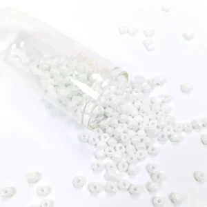 Dökme Cam Kum Boncuk Büyük Boy (6/0) 4 mm - 60 Gram - Kar Beyaz - BNC109