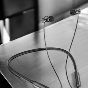 Dijital Göstergeli Kulak İçi Kablosuz Bluetooth Kulaklık Boyun Bantlı